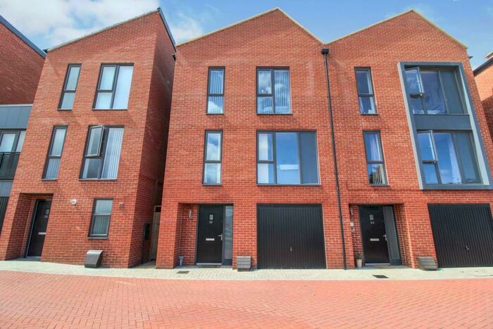 3 Bedroom House To Rent In Kingsway Boulevard, Derby, DE22