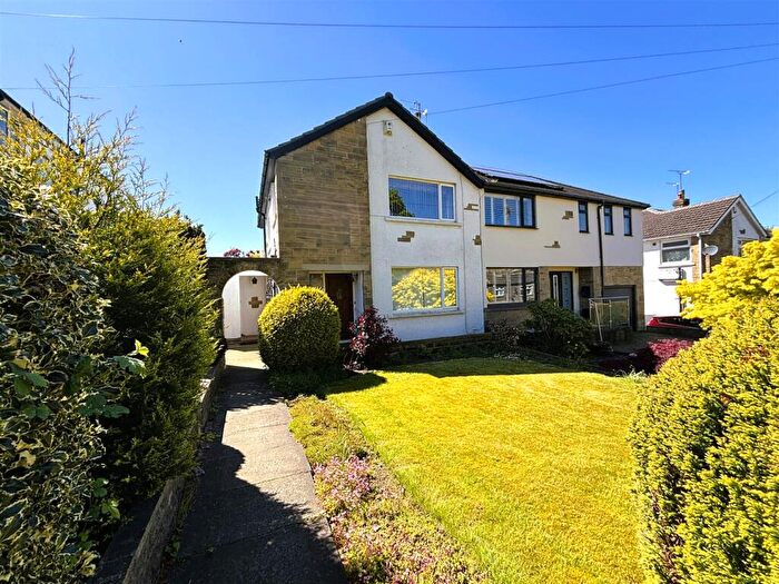 3 Bedroom Semi Detached House For Sale In Halifax Road, Brighouse, HD6