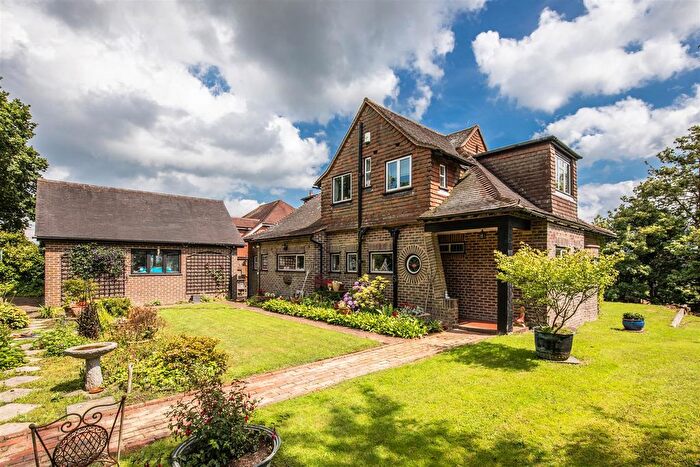3 Bedroom Detached House For Sale In Heathfield Road, Burwash Weald, TN19