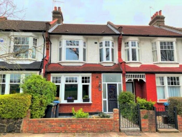 3 Bedroom Property To Rent In Chimes Avenue, Palmers Green, N13