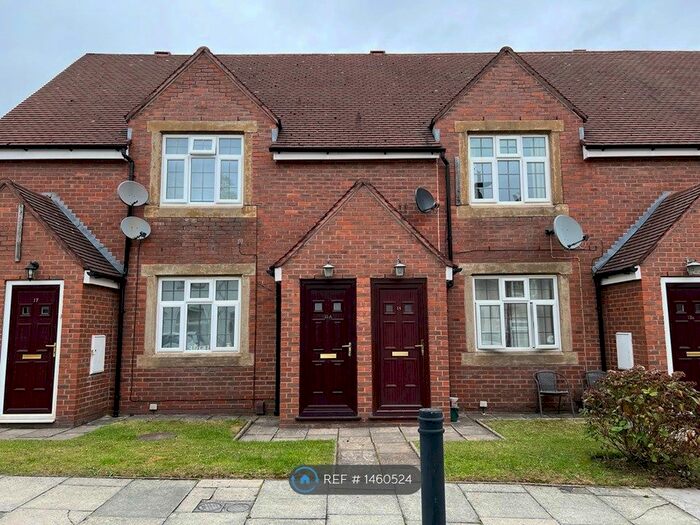 1 Bedroom Flat To Rent In Armoury Court Mews, Macclesfield, SK11