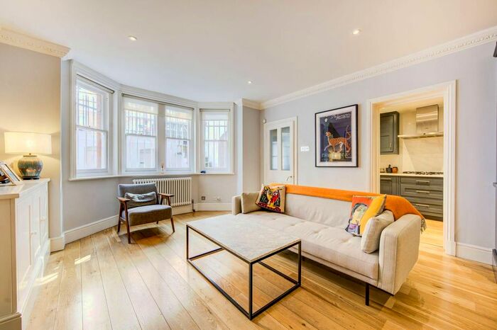 2 Bedroom Maisonette For Sale In Earls Court Square, Earls Court, London, SW5