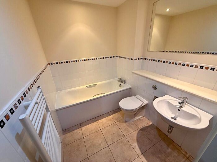 2 Bedroom Apartment To Rent In The Quartz, Hall Street, Birmingham, B18