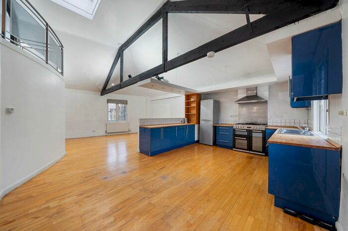2 Bedroom Flat To Rent In Flowers Mews, London, N19