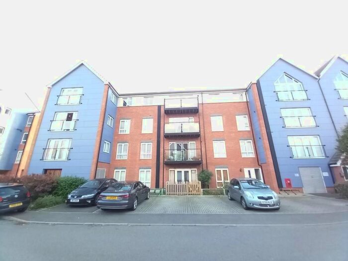 2 Bedroom Flat To Rent In Slough, Berkshire SL3