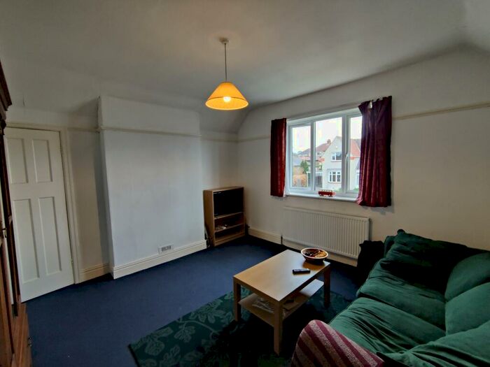 3 Bedroom Detached House For Sale In Thorntree Drive, Denton Burn