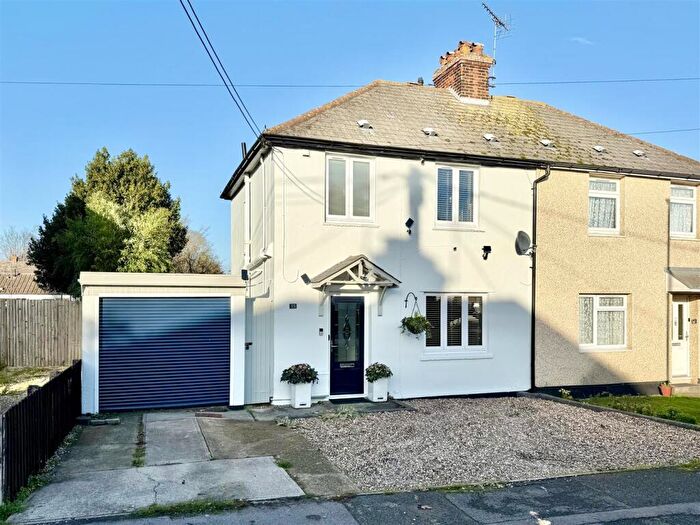 3 Bedroom Semi-Detached House For Sale In Rectory Road, Writtle, Chelmsford, CM1