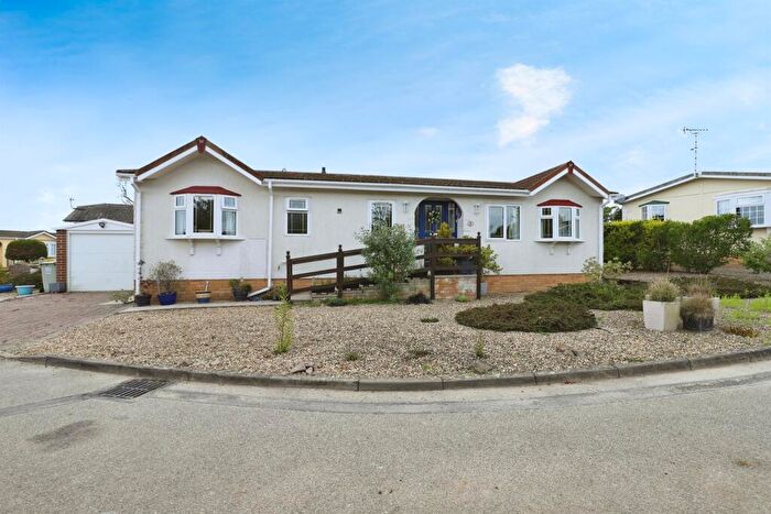 2 Bedroom Park Home For Sale In Lodge Park, Langham, Oakham, LE15