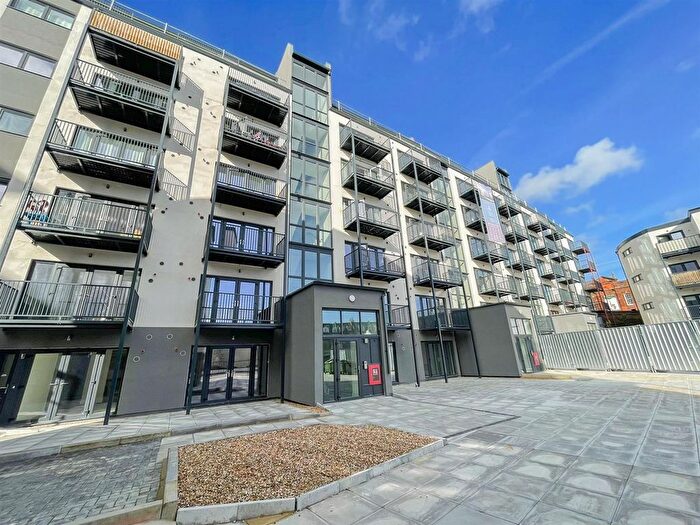 2 Bedroom Flat To Rent In Flat, Martin Court, Hastings, TN34