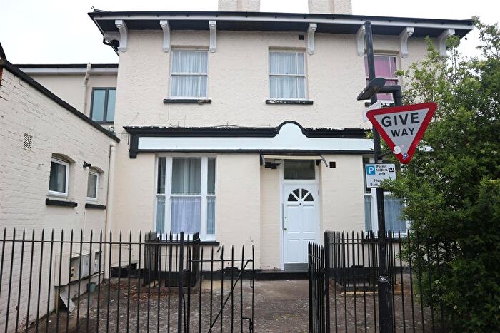 1 Bedroom End Of Terrace House To Rent In Grosvenor Park Road, London, E17