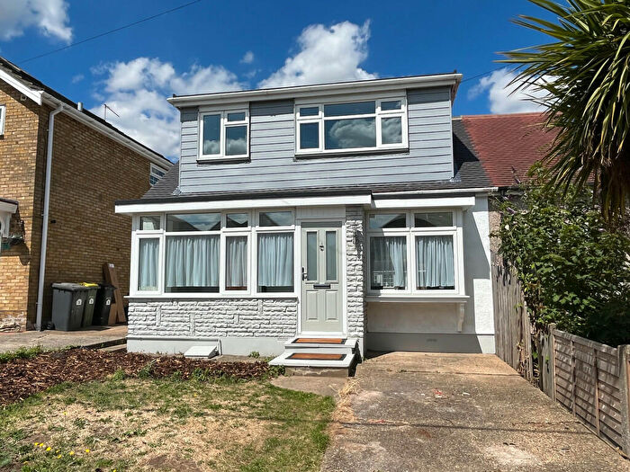 3 Bedroom Semi-Detached House To Rent In Victor Gardens, Hockley, SS5