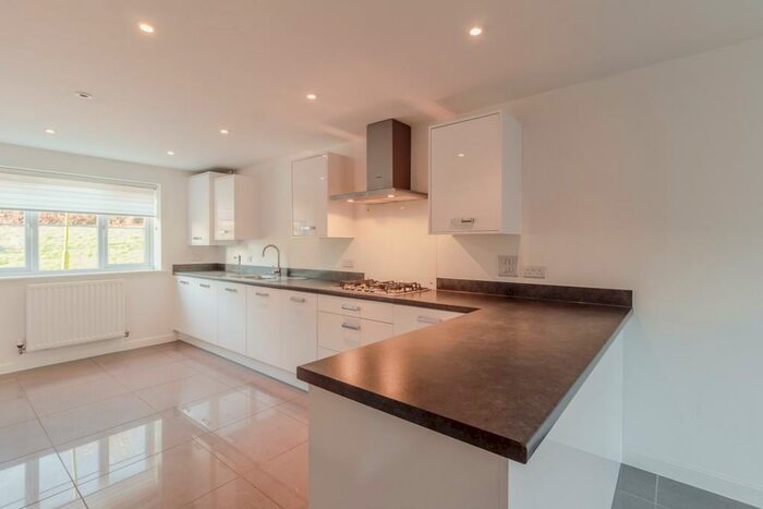 6 Bedroom Detached House To Rent In Avocet Road, Hemel Hempstead, Hertfordshire, HP3