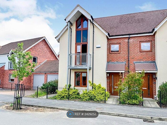 5 Bedroom Semi-Detached House To Rent In Poppy Avenue, Broughton, Milton Keynes, MK10