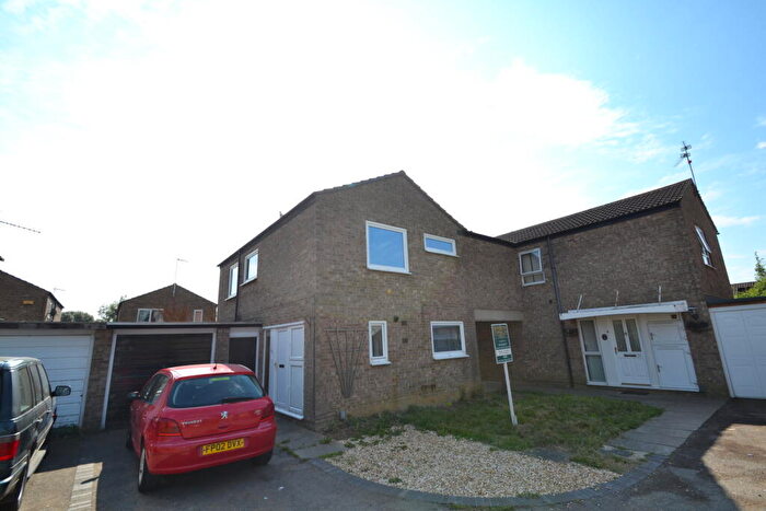 4 Bedroom Link Detached House To Rent In Bamburg Close, Corby, NN18