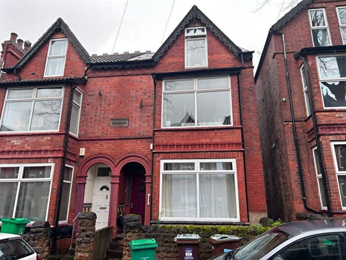 5 Bedroom Semi Detached House For Sale In Derby Grove, Nottingham, Nottinghamshire, NG7