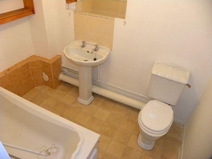 1 Bedroom Flat For Sale In Downs View, Mayfield Road, Dunstable, LU5