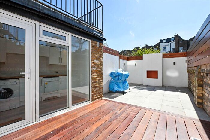 2 Bedroom Maisonette To Rent In Loraine Road, Holloway, Islington, London, N7