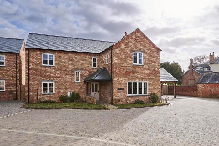 4 Bedroom Detached House For Sale In Maple House, Grange Farm Close, Upper Dean, PE28
