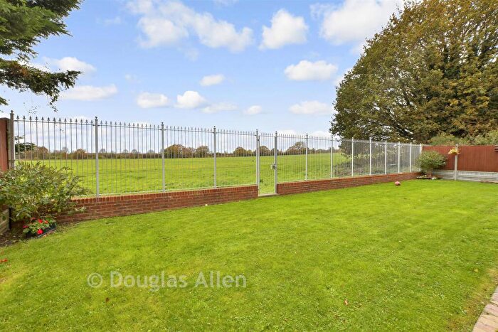 1 Bedroom Flat For Sale In Marlborough Road, Romford, Essex, RM7