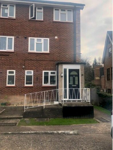 2 Bedroom Block Of Flats To Rent In Edgecote House, High Wycombe HP13