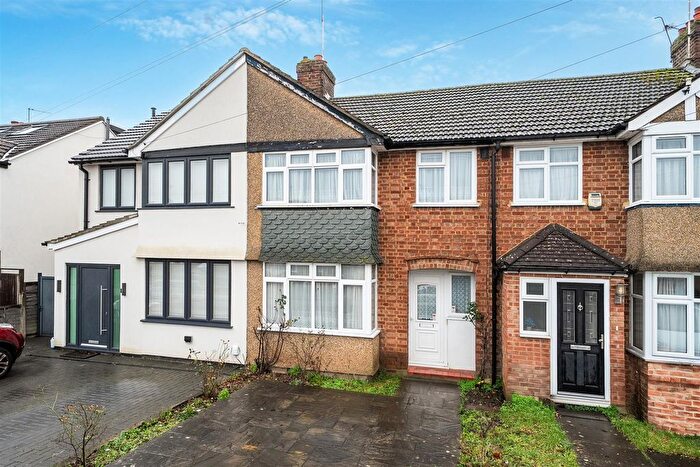 3 Bedroom Terraced House For Sale In Barton Way, Croxley Green, WD3