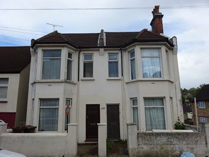 1 Bedroom Flat For Sale In Rochester Street, Chatham, ME4