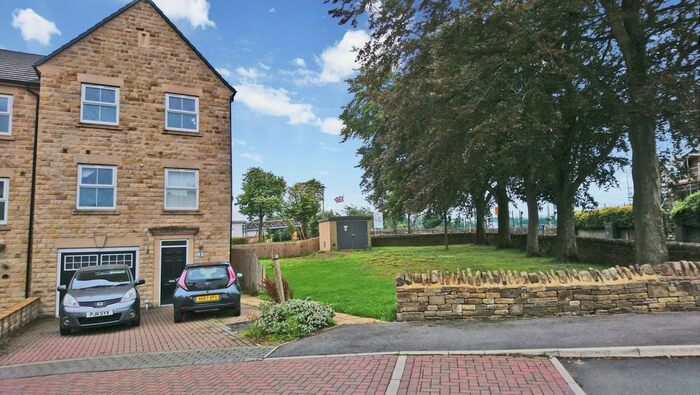 4 Bedroom End Of Terrace House For Sale In Netherfield, Penistone, Sheffield S36