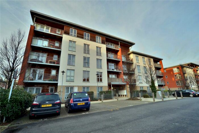 1 Bedroom Apartment To Rent In Garway Court, Matilda Gardens, London, E3