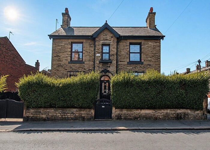 2 Bedroom Detached House For Sale In Station Road, Ossett, WF5