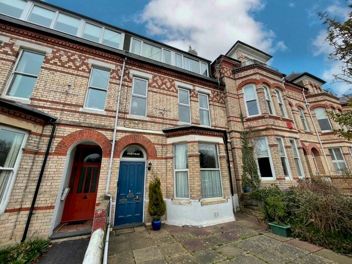 2 Bedroom Flat To Rent In Church Road, Penarth, CF64