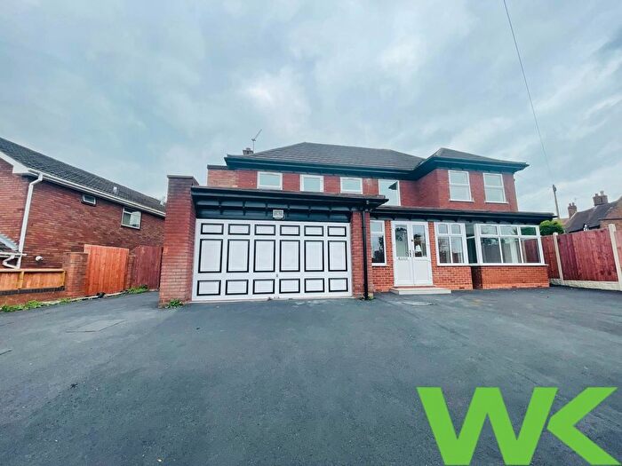 4 Bedroom Detached House For Sale In Bird End, West Bromwich, B71