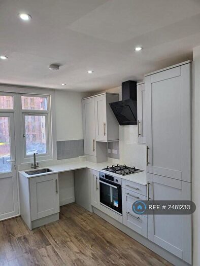 2 Bedroom Flat To Rent In Frinton Mews, Ilford, IG2