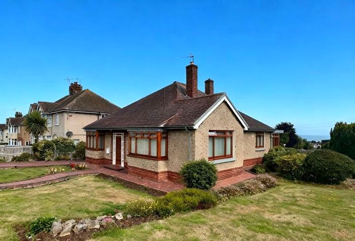 3 Bedroom Detached Bungalow For Sale In Brewis Road, Rhos On Sea, LL28