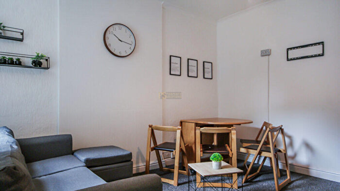 4 Bedroom Terraced House To Rent In Heeley Road, Selly Oak, Birmingham, B29