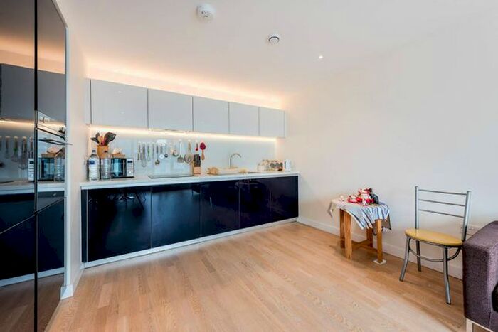 1 Bedroom Flat To Rent In Kew Bridge West, Kew Bridge, Brentford, TW8