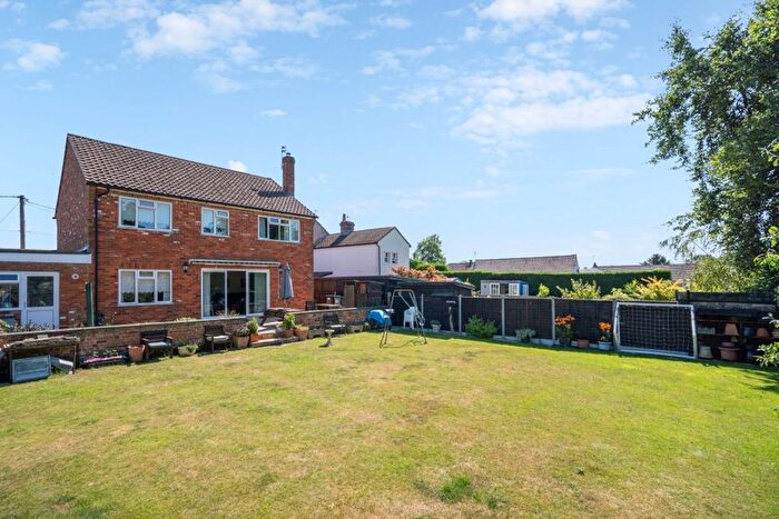 4 Bedroom Detached House For Sale In Main Road, Walters Ash, HP14