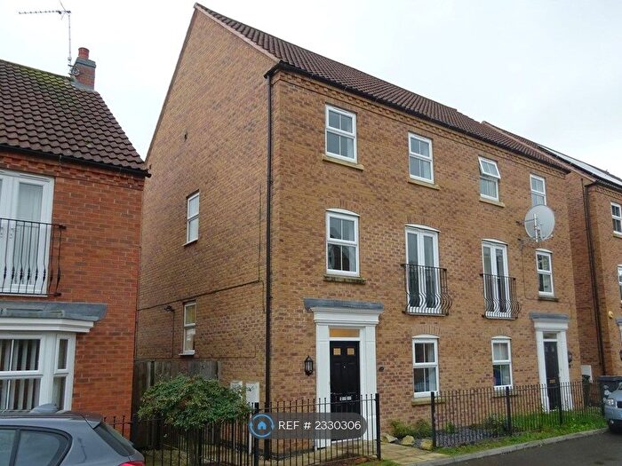 4 Bedroom Semi-Detached House To Rent In Lothian Way, Sleaford, NG34