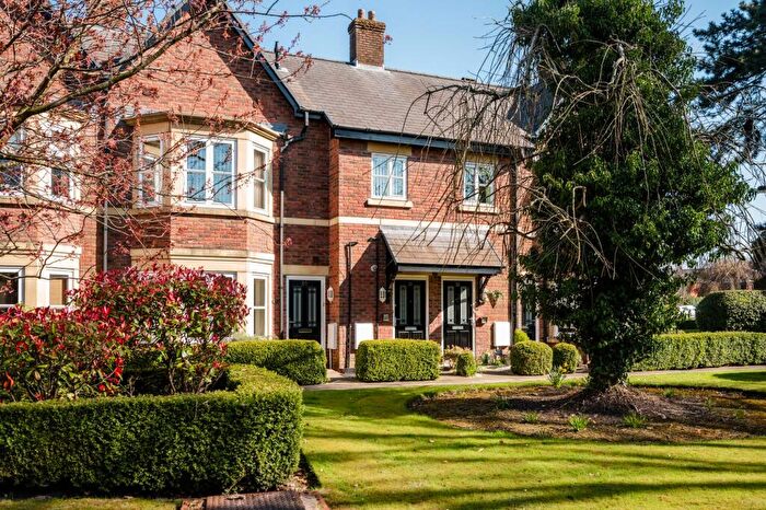 2 Bedroom Apartment For Sale In Grammar School Court, Ormskirk, L39