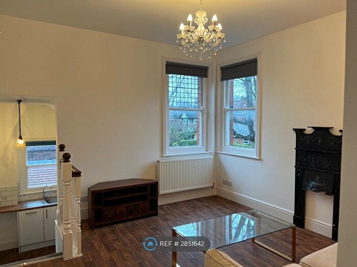 1 Bedroom Flat To Rent In Elberton House, Sherwood, Nottingham, NG5