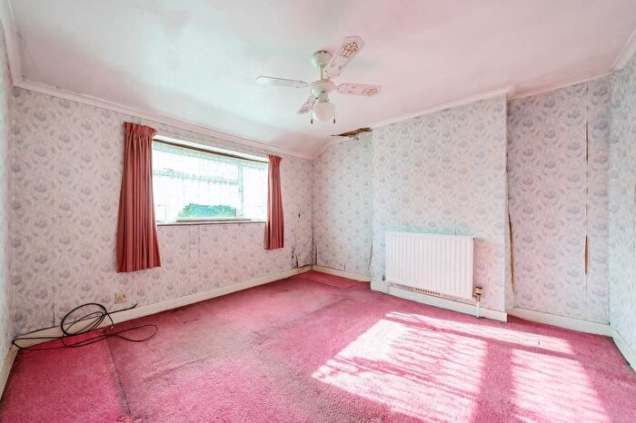 3 Bedroom Semi-Detached House For Sale In Windlesham, Surrey, GU20