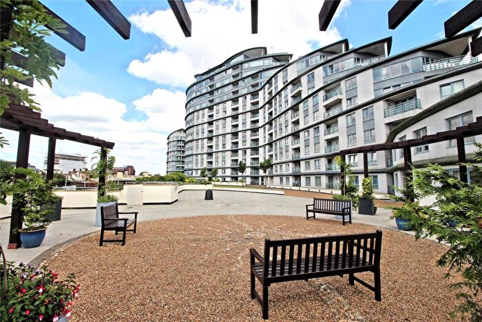 2 Bedroom Flat For Sale In Station Approach, Woking, Surrey, GU22