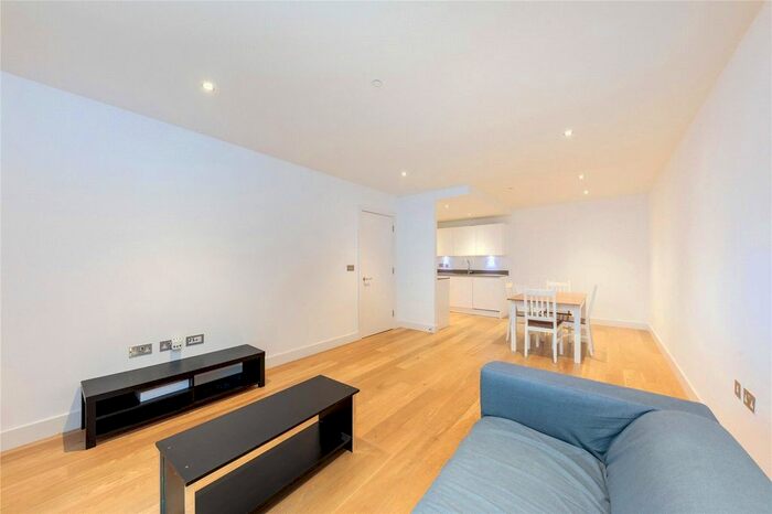 3 Bedroom Flat To Rent In Love Lane, London, SE18