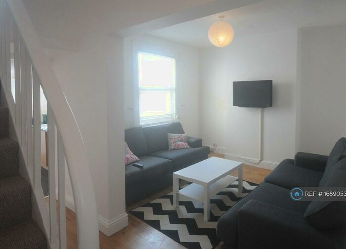 4 Bedroom Terraced House To Rent In Granville Street, Cheltenham, GL50