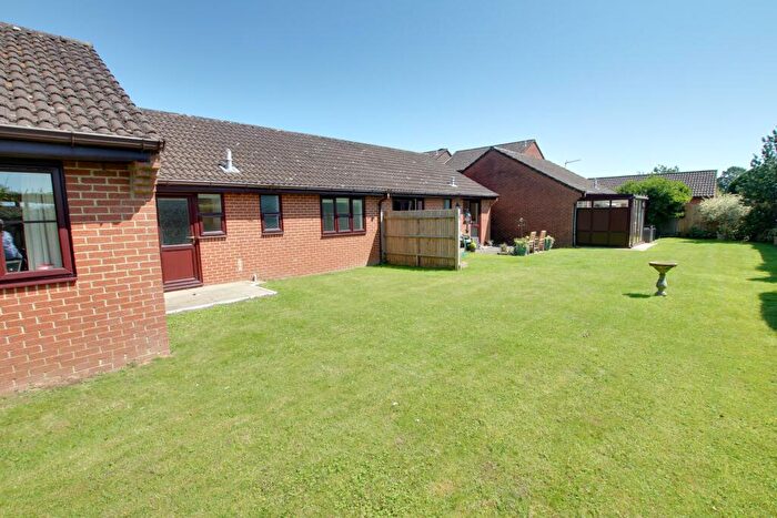 2 Bedroom Bungalow For Sale In Rookwood View, Denmead, PO7
