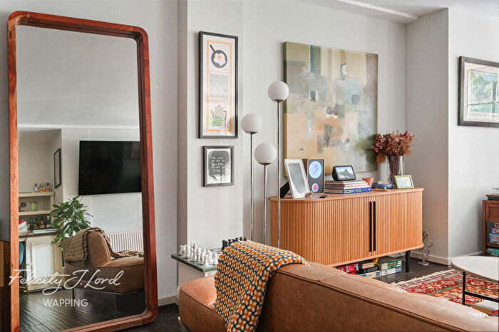 2 Bedroom Apartment For Sale In Boyd Street, London, E1