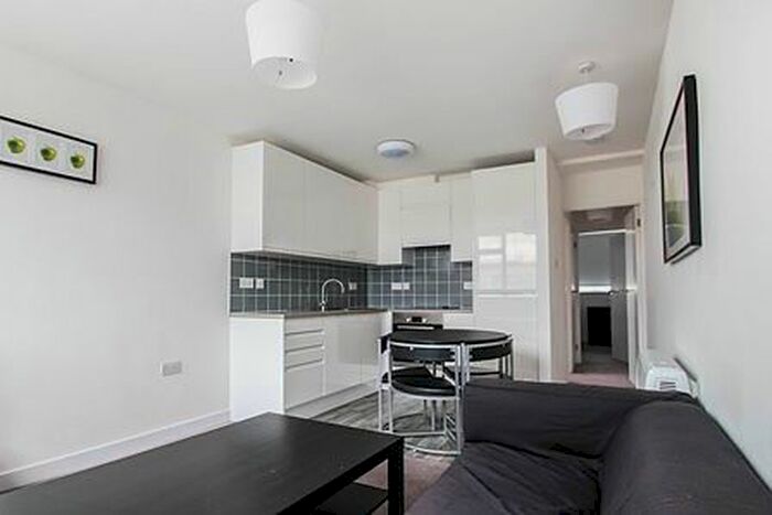 1 Bedroom Flat To Rent In Radcliffe Court, Rose Crescent, Cambridge, CB2