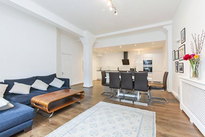 2 Bedroom Apartment To Rent In Breezers Court, The Highway, London, E1W