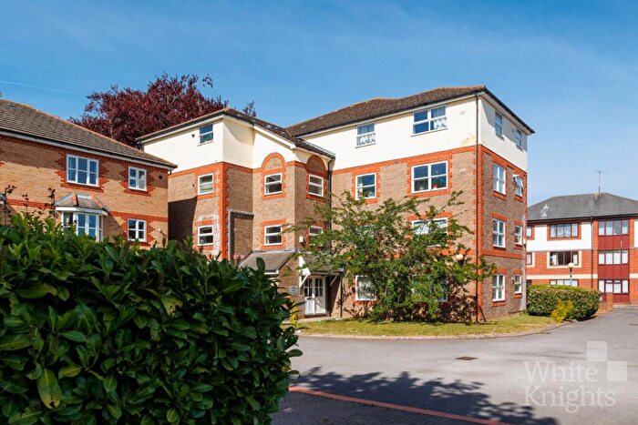 1 Bedroom Flat For Sale In Vanbrugh Court, London Road, Reading, Berkshire, RG1