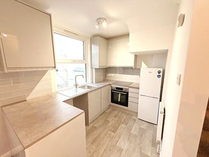 2 Bedroom Flat To Rent In Loder Road, BN1