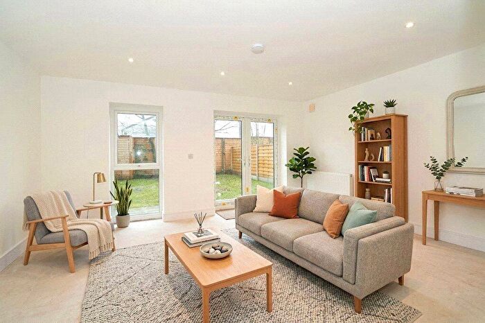 4 Bedroom Semi Detached House For Sale In Albion Hall Place, Farnworth / Kearsley, Bolton, BL4